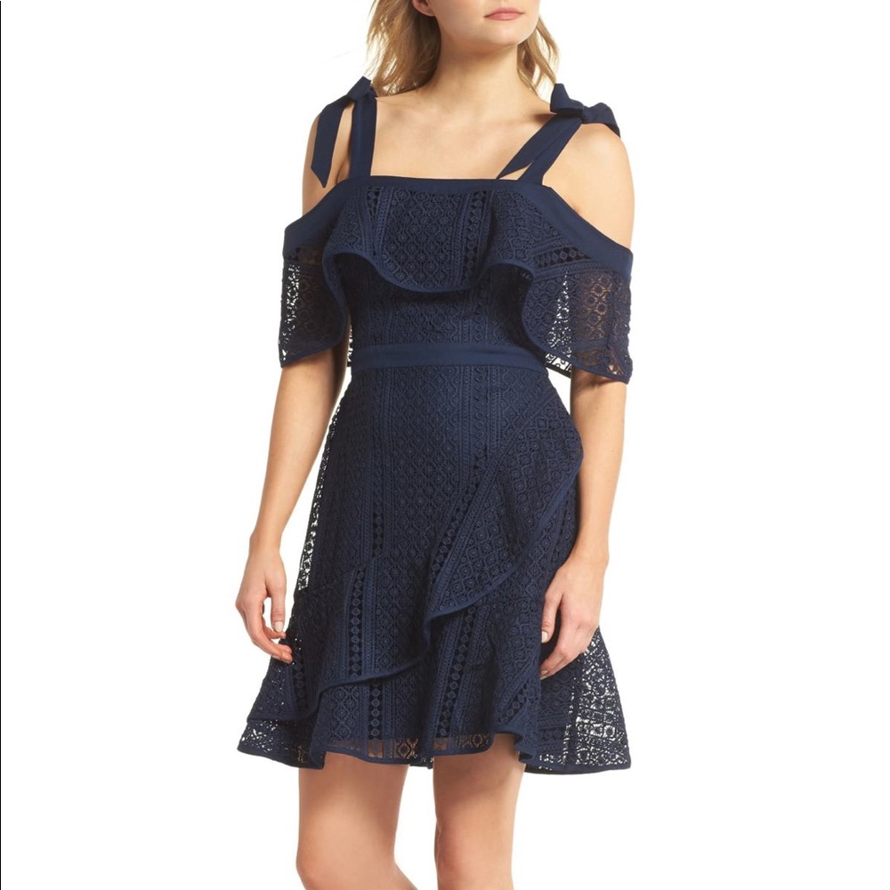 NWT Chelsea 28 Tie Strap Lace Dress